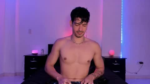 Snapshot of bbbeachboy chatting on 2, 1, 2025 Valentino online show from 2, 1, 2025