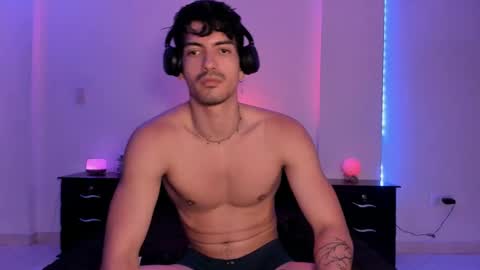 Snapshot of bbbeachboy chatting on 3, 1, 2025 Valentino online show from 3, 1, 2025