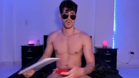 Snapshot of bbbeachboy chatting on 4, 1, 2025 Valentino online show from 4, 1, 2025