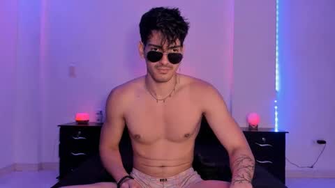 Snapshot of bbbeachboy chatting on 5, 1, 2025 Valentino online show from 5, 1, 2025