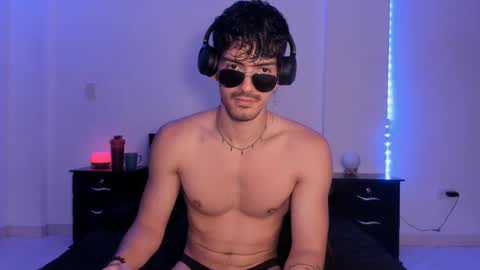 Snapshot of bbbeachboy chatting on 10, 1, 2025 Valentino online show from 10, 1, 2025
