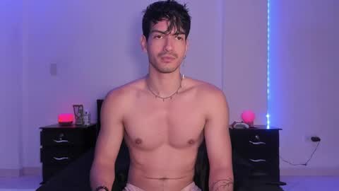 Snapshot of bbbeachboy chatting on 17, 1, 2025 Valentino online show from 17, 1, 2025