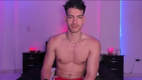Snapshot of bbbeachboy chatting on 28, 1, 2025 Valentino online show from 28, 1, 2025