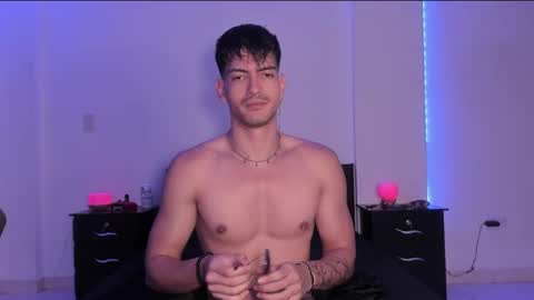 Snapshot of bbbeachboy chatting on 29, 1, 2025 Valentino online show from 29, 1, 2025