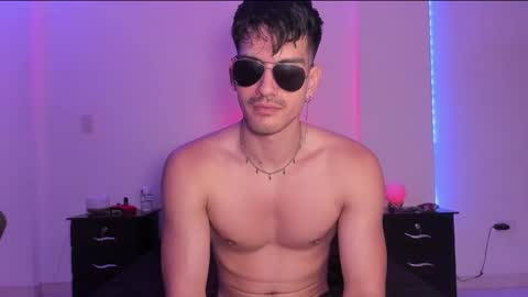 Snapshot of bbbeachboy chatting on 30, 1, 2025 Valentino online show from 30, 1, 2025