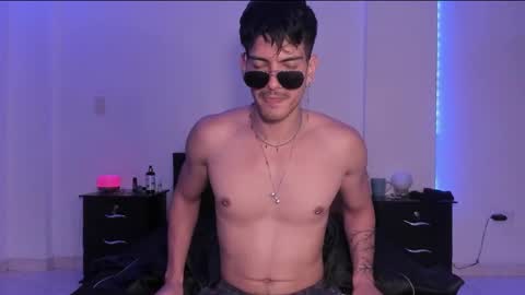 Snapshot of bbbeachboy chatting on 5, 2, 2025 Valentino online show from 5, 2, 2025