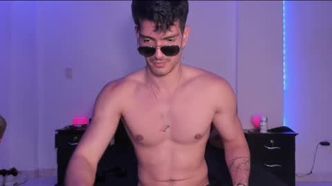 Snapshot of bbbeachboy chatting on 9, 2, 2025 Valentino online show from 9, 2, 2025