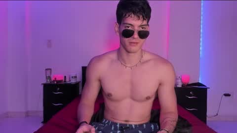 Snapshot of bbbeachboy chatting on 13, 2, 2025 Valentino online show from 13, 2, 2025