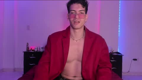 Snapshot of bbbeachboy chatting on 14, 2, 2025 Valentino online show from 14, 2, 2025