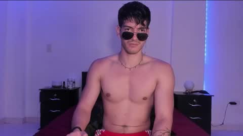Snapshot of bbbeachboy chatting on 17, 2, 2025 Valentino online show from 17, 2, 2025