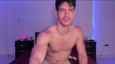 Snapshot of bbbeachboy chatting on 19, 2, 2025 Valentino online show from 19, 2, 2025