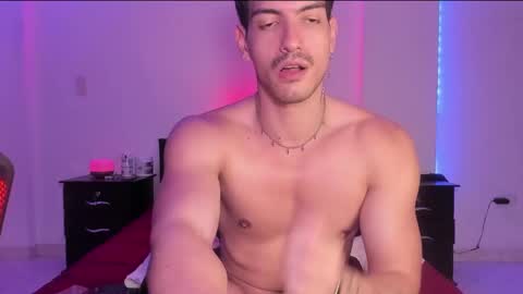 Snapshot of bbbeachboy chatting on 21, 2, 2025 Valentino online show from 21, 2, 2025