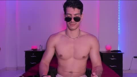 Snapshot of bbbeachboy chatting on 21, 2, 2025 Valentino online show from 21, 2, 2025