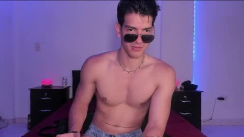 Snapshot of bbbeachboy chatting on 27, 2, 2025 Valentino online show from 27, 2, 2025