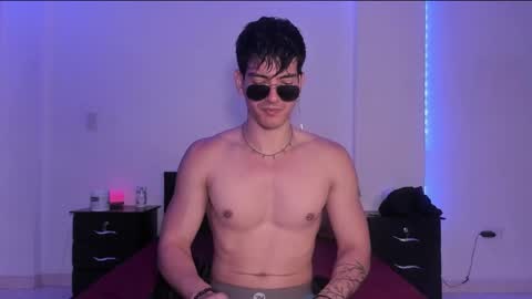 Snapshot of bbbeachboy chatting on 5, 3, 2025 Valentino online show from 5, 3, 2025
