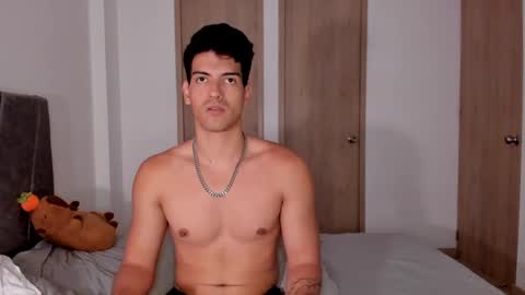 Snapshot of bbbeachboy chatting on 23, 9, 2025 Valentino online show from 23, 9, 2025