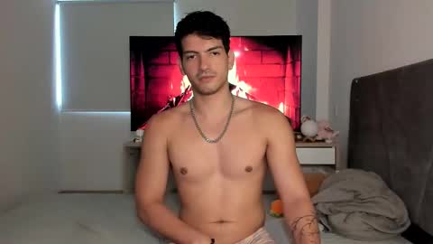 Snapshot of bbbeachboy chatting on 11, 10, 2025 Valentino online show from 11, 10, 2025