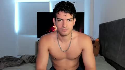Snapshot of bbbeachboy chatting on 16, 10, 2025 Valentino online show from 16, 10, 2025