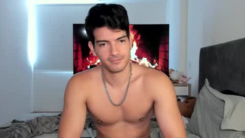 Snapshot of bbbeachboy chatting on 17, 10, 2025 Valentino online show from 17, 10, 2025
