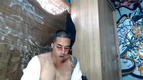 Snapshot of bbc_monster1 chatting on 26, 11, 2025 Justin online show from 26, 11, 2025