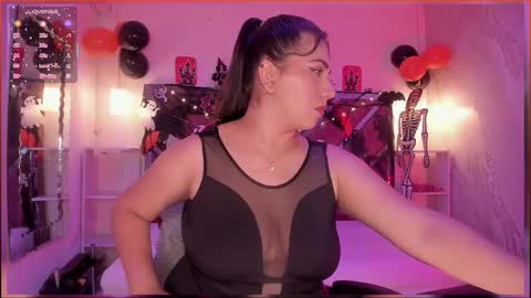 Snapshot of bbwcloe chatting on 23, 10, 2025 Cloe online show from 23, 10, 2025