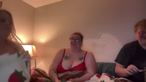 Snapshot of bbwqueen216 chatting on 12, 7, 2026 bbwqueen216 online show from 12, 7, 2026