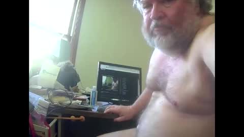 Snapshot of bear8620 chatting on 28, 5, 2026 bear online show from 28, 5, 2026