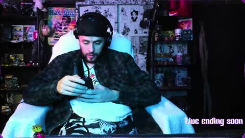 Snapshot of beastbxy chatting on 18, 12, 2024 beast bxy online show from 18, 12, 2024