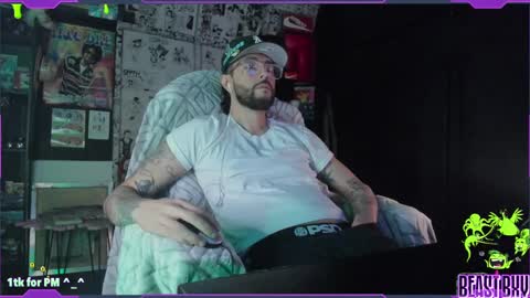 Snapshot of beastbxy chatting on 1, 2, 2025 beast bxy online show from 1, 2, 2025