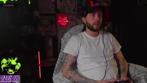 Snapshot of beastbxy chatting on 27, 2, 2025 beast bxy online show from 27, 2, 2025