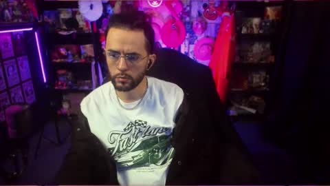 Snapshot of beastbxy chatting on 17, 10, 2025 beast bxy online show from 17, 10, 2025