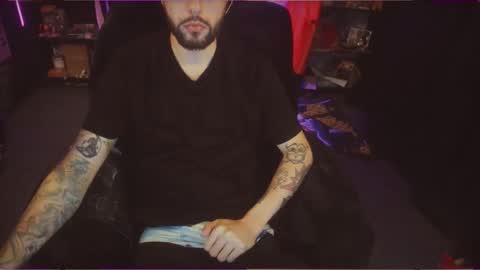 Snapshot of beastbxy chatting on 7, 11, 2025 beast bxy online show from 7, 11, 2025