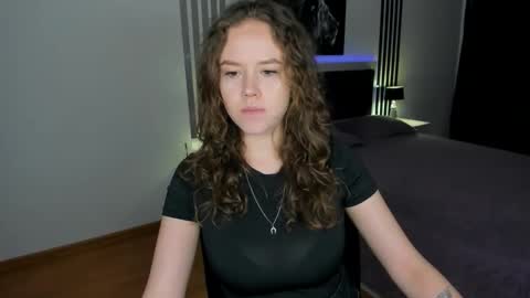 Snapshot of beatricewild chatting on 10, 5, 2026 BeatriceWild online show from 10, 5, 2026