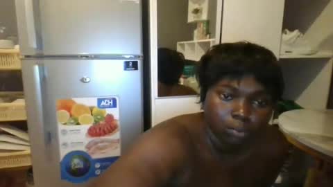 Snapshot of beautie699392 chatting on 10, 2, 2025 Lil stunner online show from 10, 2, 2025