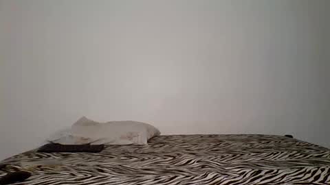 Chelsea and Raymond online show from 4, 4, 2026