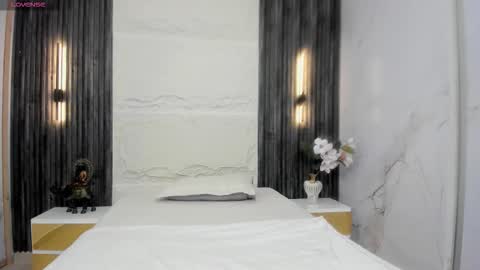   online show from 16, 12, 2025