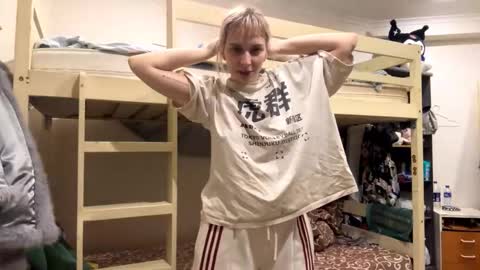 Snapshot of beautifultips chatting on 5, 3, 2026 Mia online show from 5, 3, 2026