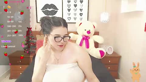 Snapshot of beautty_pink chatting on 3, 1, 2025 beautty_pink online show from 3, 1, 2025