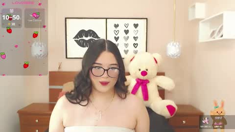 Snapshot of beautty_pink chatting on 1, 2, 2025 beautty_pink online show from 1, 2, 2025