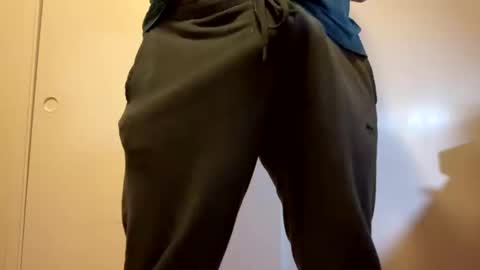 Snapshot of beauty_beastx69 chatting on 31, 10, 2025 beauty_beastx69 online show from 31, 10, 2025