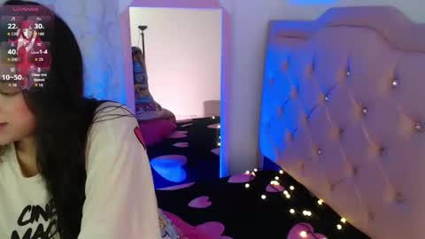 Snapshot of beauty_lana18 chatting on 17, 11, 2025 lana online show from 17, 11, 2025