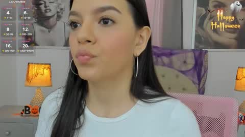 Snapshot of beautyari_ chatting on 1, 11, 2025 Ariana Reyes online show from 1, 11, 2025