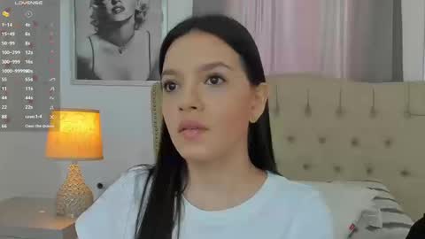 Snapshot of beautyari_ chatting on 5, 11, 2025 Ariana Reyes online show from 5, 11, 2025