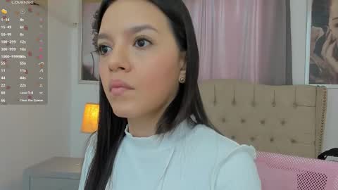 Snapshot of beautyari_ chatting on 7, 11, 2025 Ariana Reyes online show from 7, 11, 2025