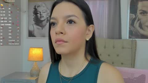 Snapshot of beautyari_ chatting on 8, 11, 2025 Ariana Reyes online show from 8, 11, 2025