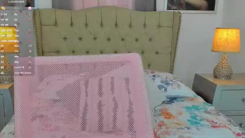 Snapshot of beautyari_ chatting on 13, 11, 2025 Ariana Reyes online show from 13, 11, 2025