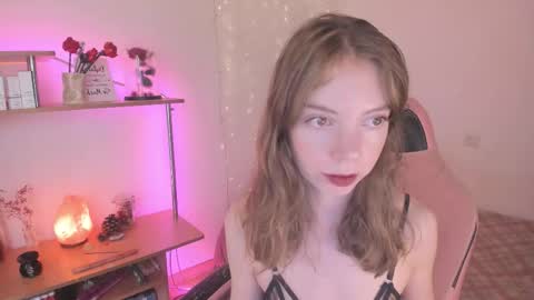 Snapshot of beautyeliise chatting on 13, 10, 2025 Eliise online show from 13, 10, 2025