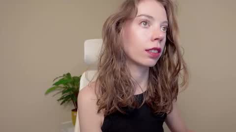 Snapshot of beautyeliise chatting on 3, 11, 2025 Eliise online show from 3, 11, 2025