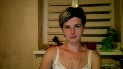 Snapshot of beautyksenia chatting on 17, 10, 2025 BeautyKsenia online show from 17, 10, 2025