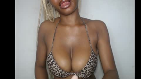 beautyslut1 online show from 15, 4, 2026